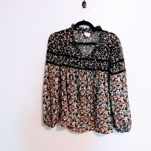 Ava James floral peasant boho style long sleeve top with tie at the neck. Size s